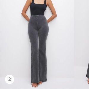 Good American Soft Sculpt Pull-On Flare Jeans (Black) - Size 1 | NWT